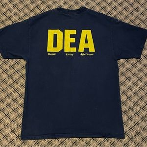 Vintage 2000s DEA Drinks Every Day Tshirt Size Large